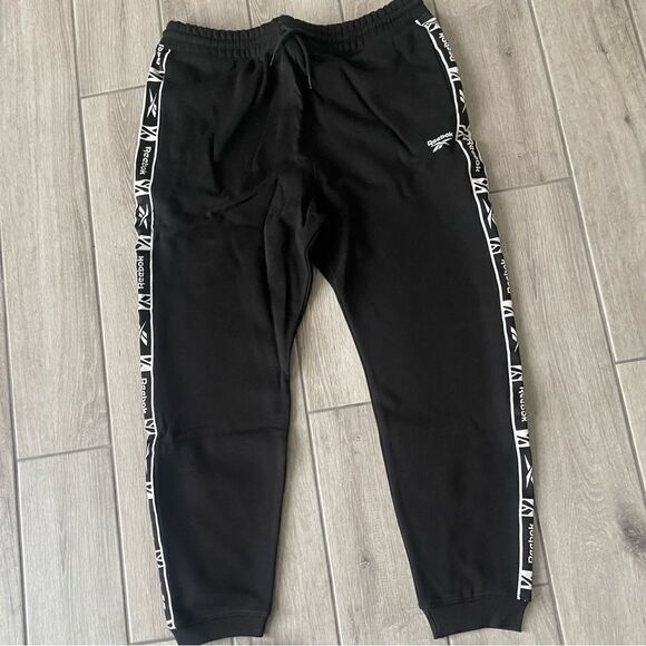 Reebok Men’s Training Essentials Tape Joggers Size: XLarge Color: Black/White - Picture 5 of 6